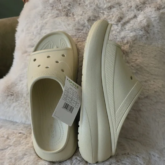 NWT CROCS Light Cream Slide Sandals-Sizes 10, 9 and 6 - Picture 2 of 3